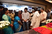 Celebs Pay Last Respects to Superstar Krishna Photos